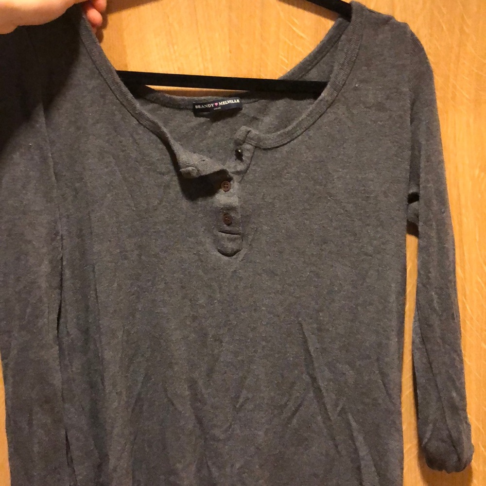 Brandy Melville long sleeve sleeve stretchy tee